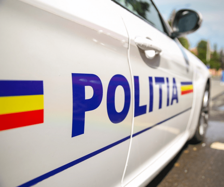 Două fete agresate în autobuz de un tânăr care le-a arătat imagini cu conținut sexual 