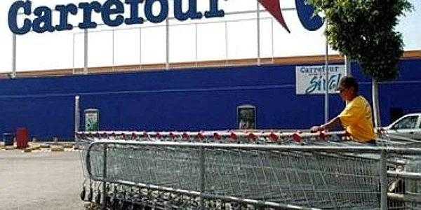 Vânzările Carrefour, în scădere cu 11% în trimestrul al treilea