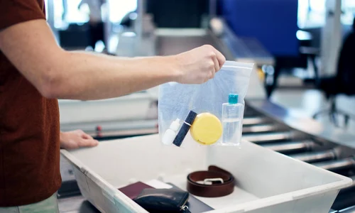 skynews filtru aeroport lichide