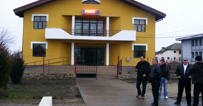 Primăria comunei mehedinţene Dârvari FOTO Corina Macavei