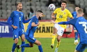 Daniel Boloca (galben), la nationala Romaniei (Sportpictures) jpg