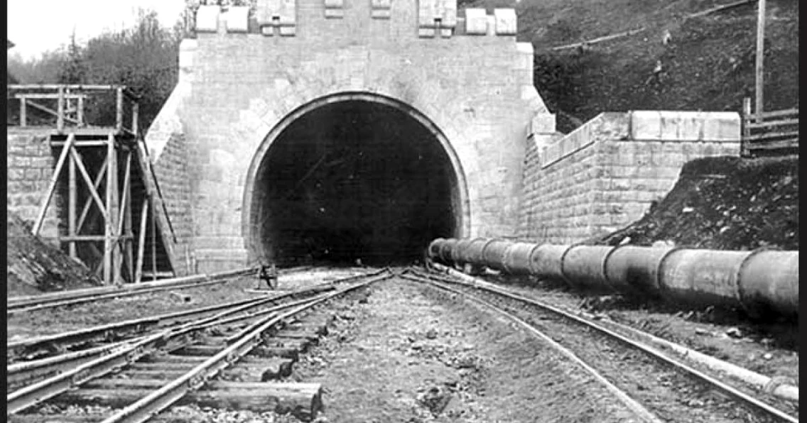 Tunelul s-a surpat în timpul lucrărilor. FOTOcasasfatului.ro