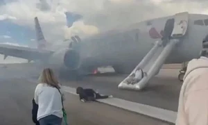 avion denver incendiu pista captura video jpg