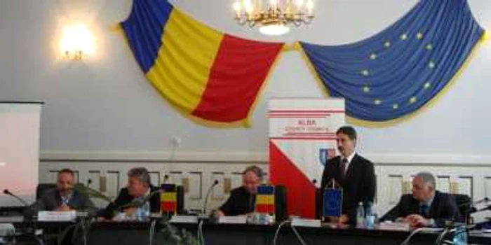 Ambasadorul Belgiei a avut discuţii cu autorităţile din Alba la Palatul Administrativ