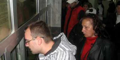 Târgoviştenii au veni deja la sediul AJOFM să se intereseze de oferta locurilor de muncă