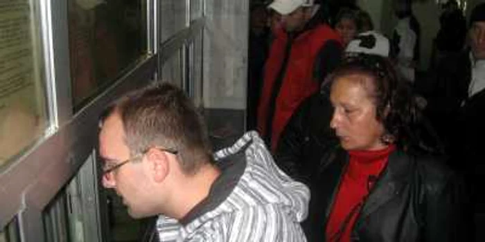 Târgoviştenii au veni deja la sediul AJOFM să se intereseze de oferta locurilor de muncă