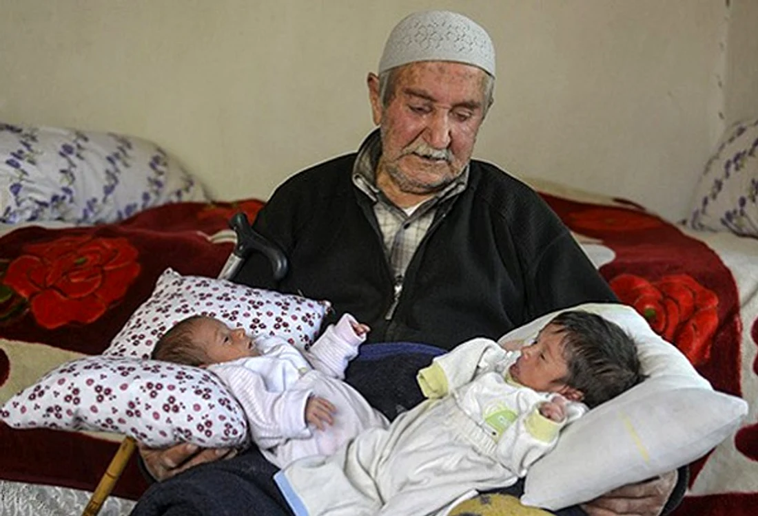 Abdullah Sevinc (85 de ani) se ocupă personal de gemenifoto: AFP