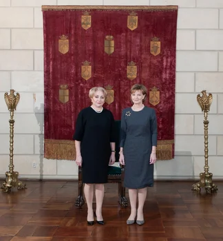 Viorica Dancila Custodele Coroanei Margareta Principele Radu pranz Palatul Elisabeta (1) jpeg