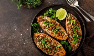 Cartofi dulci cu naut  sursa foto shutterstock 788953129 jpg