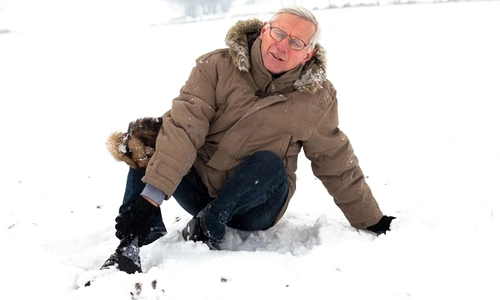 3 cazaturile pe gheata jpg jpeg