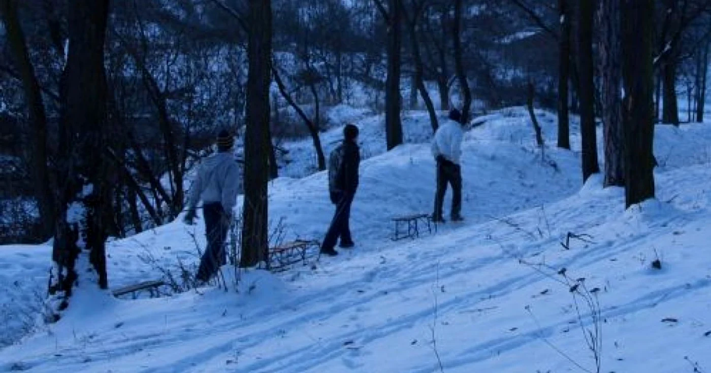 Dealul cetăţii este un loc preferat pentru copii ieşiţi la săniuş.