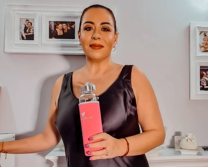 Oana Roman, în rochia cu vedere la brațe și decolteufoto: Instagram