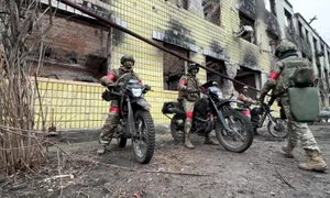 Soldați ruși pe motociclete FOTO PROFIMEDIA jpg