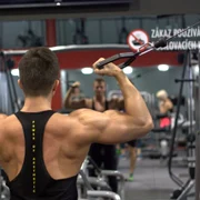 fitnes barbat sala foto pixabay