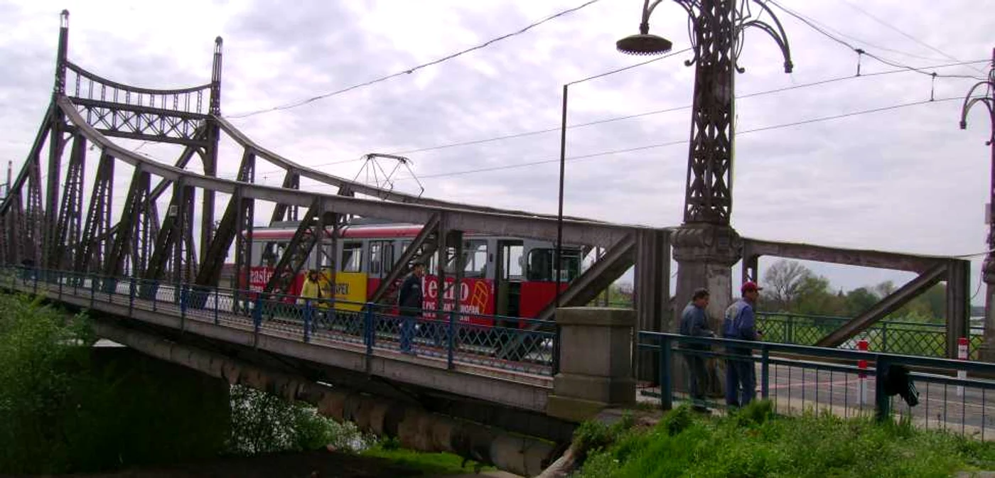 Circulaţia pe Podul Traian este oprită