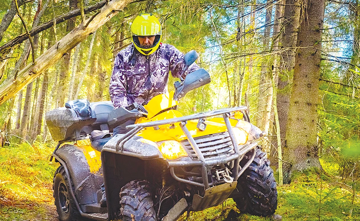 Împătimiţii de off-road şi amatorii de drumeţii au cumpărat deja case în comuna băcăuană