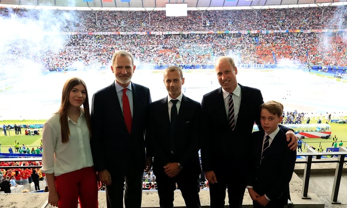 Regele Felipe cu Infanta Sofia si Printul William cu Printul George au urmarit finala UEFA   Casa Regala spaniola (2) jpg