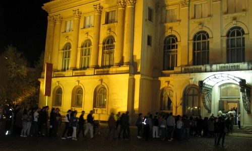 "Nu călcaţi iarba!" jpeg