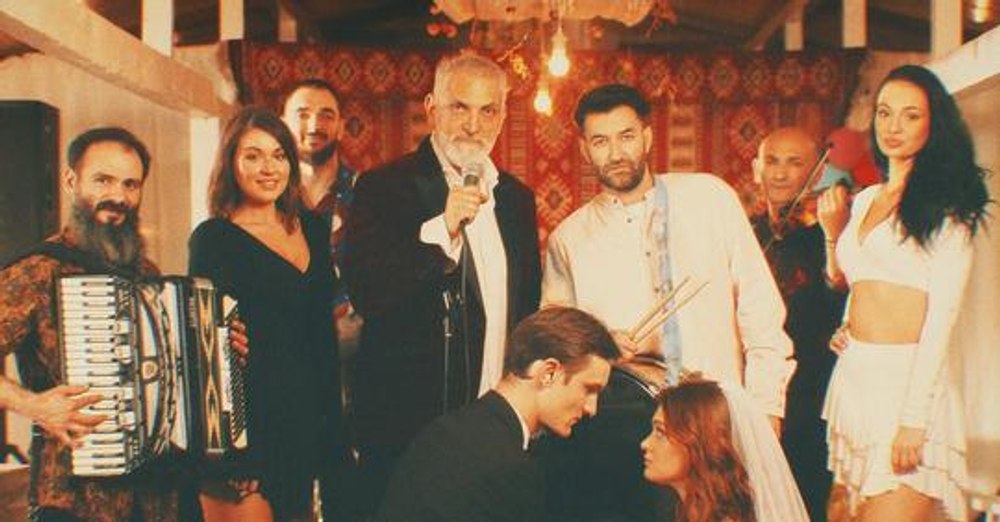 Damian Drăghici şi Smiley au lansat piesa „S-a furat mireasa”. Cum se face „recuperarea” VIDEO