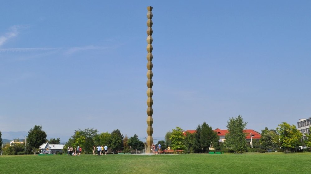 Care este denumirea corectă a Coloanei lui Brâncuși. Mulți români fac frecvent această greșeală