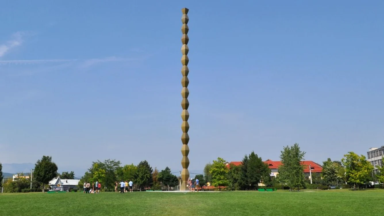 Coloana Infinitului este o denumire incorectă dată operei lui Brâncuși Foto: Arhivă Adevărul
