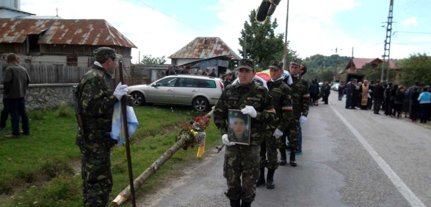 Adrian Toader a fost înmormântat cu onoruri militare