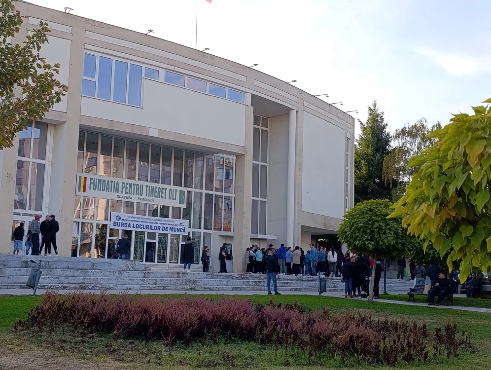 La ultima bursă a locurilor de muncă au fost angajați direct sub 100 de șomeri