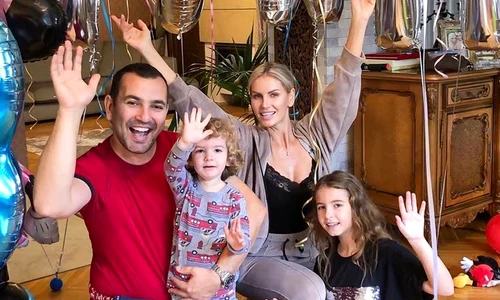 1 andreea banica si familia jpg jpeg