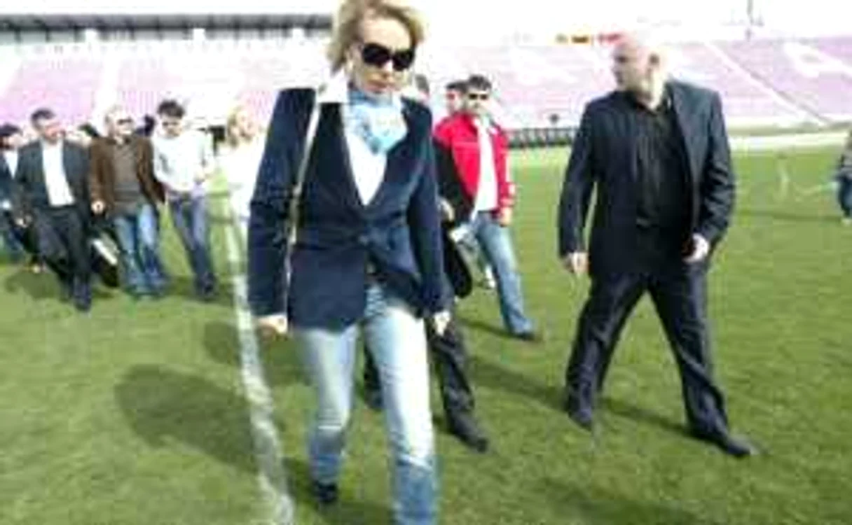 Lepa Brena a pășit pe iarba stadionului "Dan Păltinișanu"