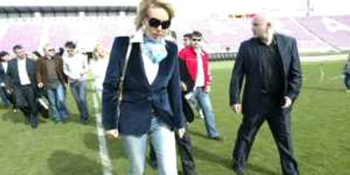 Lepa Brena a pășit pe iarba stadionului "Dan Păltinișanu"
