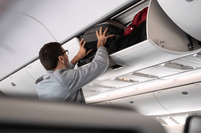 Bagajul de mână, inclus în prețul biletului. Noile reguli care schimbă călătoriile cu avionul în UE