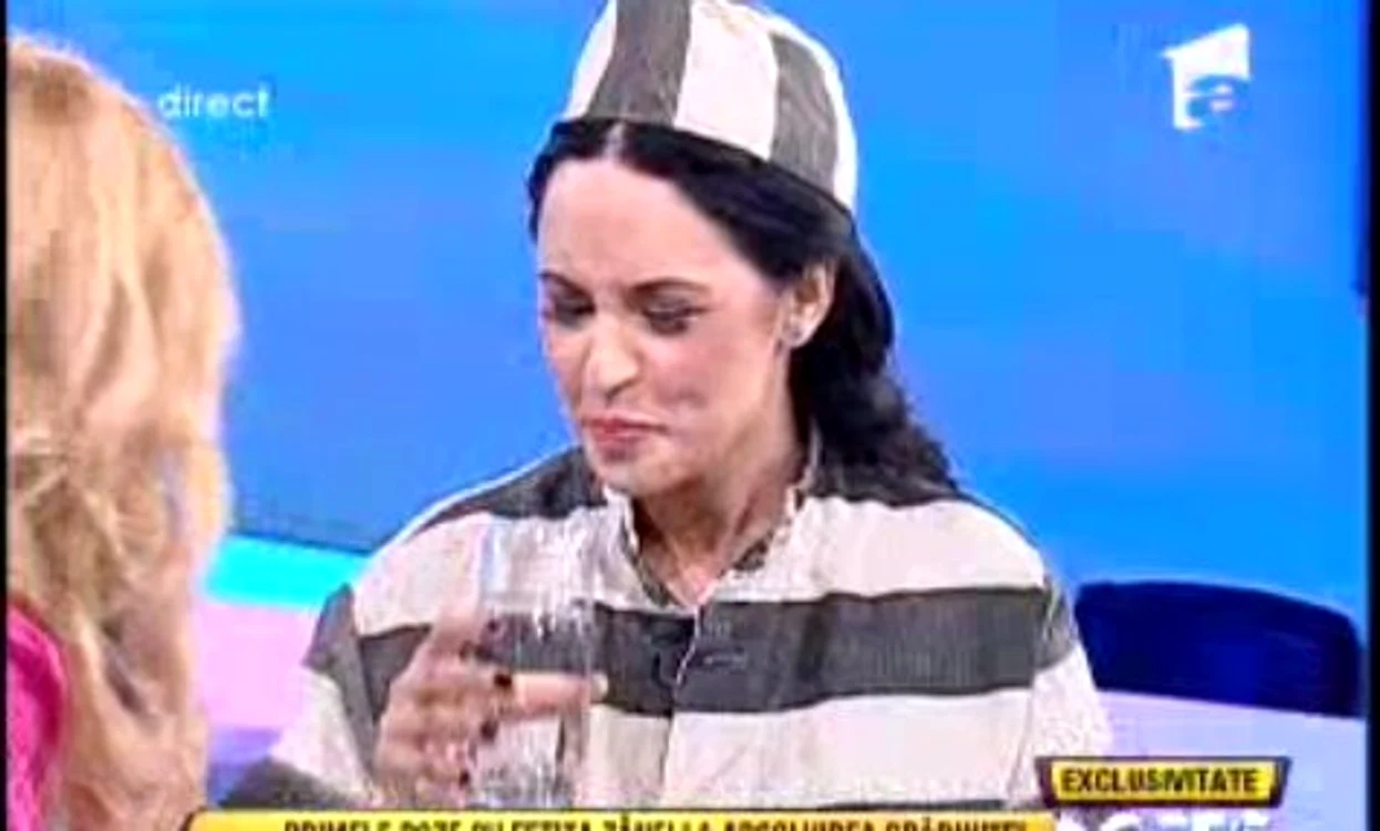 
    Andreea Marin Bănică a interpretat rolul unei puşcăriaşe. (captură Antena 1)  