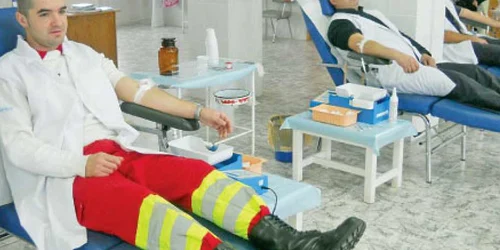 35 de pompieri au fost ieri la Centrul de Transfuzii din Bistriţa