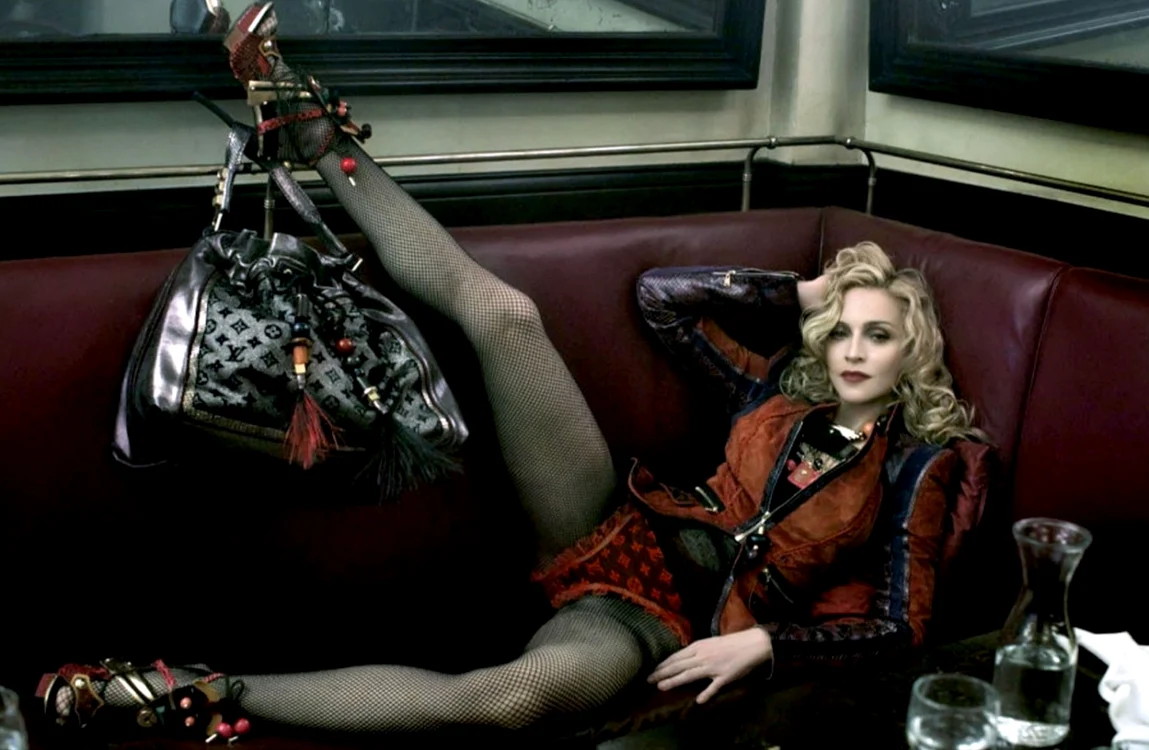 Madonna se numără printre celebrităţile care au apărut, de-a lungul timpului, în campaniile Louis Vuitton FOTO Profimedia