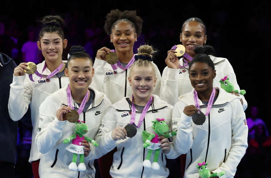 SUA ne arată ce înseamnă să domini gimnastica: Performanță uluitoare pentru americance, cu Simone Biles în frunte