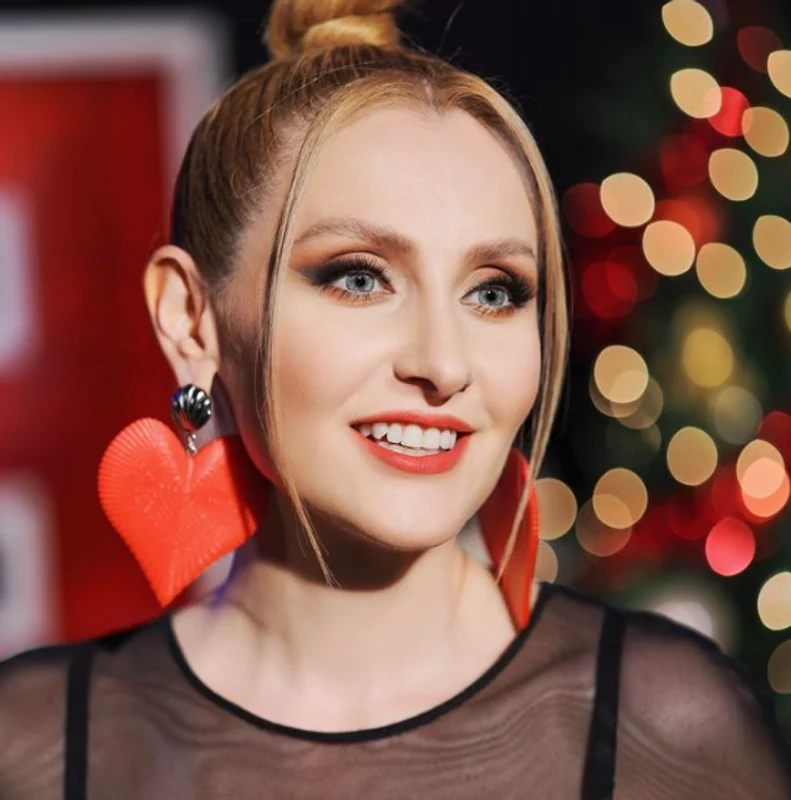 alina sorescu deschidere png
