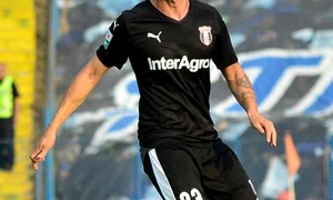 Boldrin a a ajuns până la urmă în tricoul roș albastru jpeg