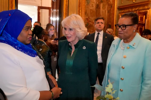 Camilla, Regina Getty