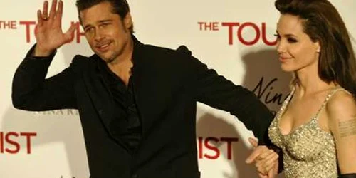Angelina Jolie şi Brad Pitt