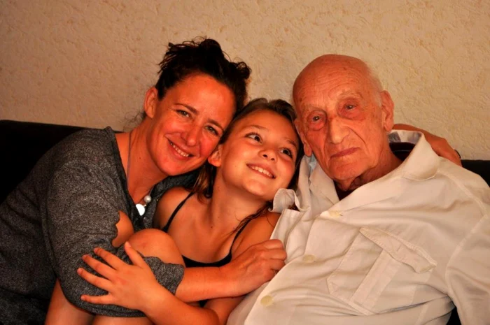 Neagu Djuvara, alături de nepoata lui, Sandra, şi de strănepoata, Zoe Fotografii: Arhiva personală