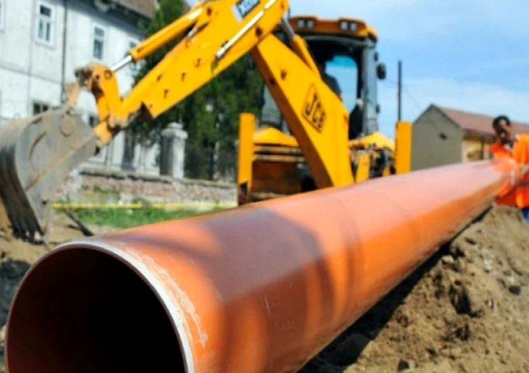 Bărbații agresați sunt muncitorii unei firme care execută lucrări la rețeaua de apă FOTO: arhiva