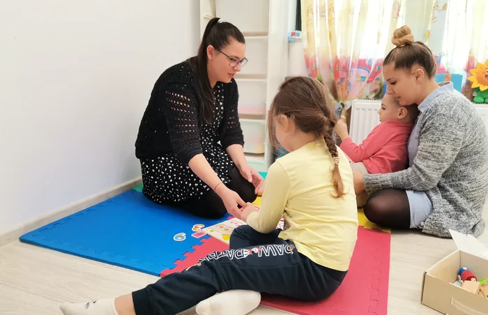 Pentru terapia ABA părinții sunt nevoiți să taie din alte cheltuieli necesare FOTO: Alina Mitran