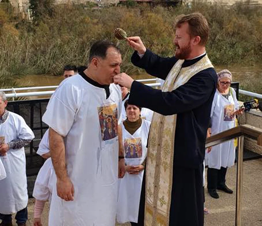 
     Vali Vijelie, fericit după  „spălarea păcatelor”  