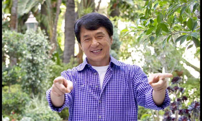 75455 JACKIE CHAN SUR LE TOURNAGE DU FILM "KARATE KID" jpeg