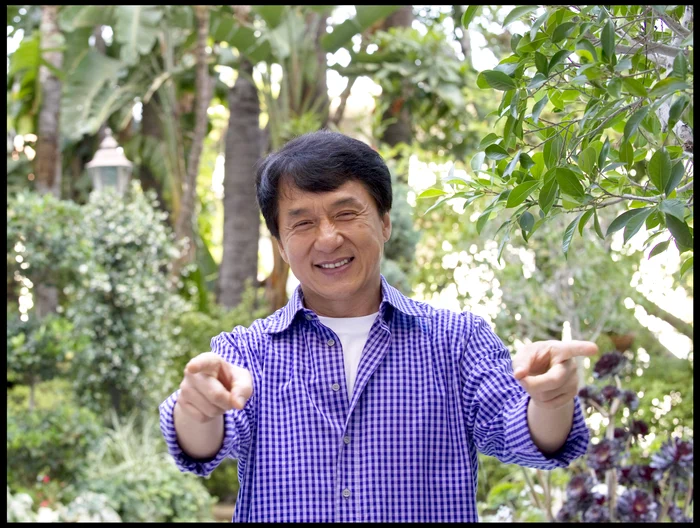 75455   JACKIE CHAN SUR LE TOURNAGE DU FILM "KARATE KID" jpeg