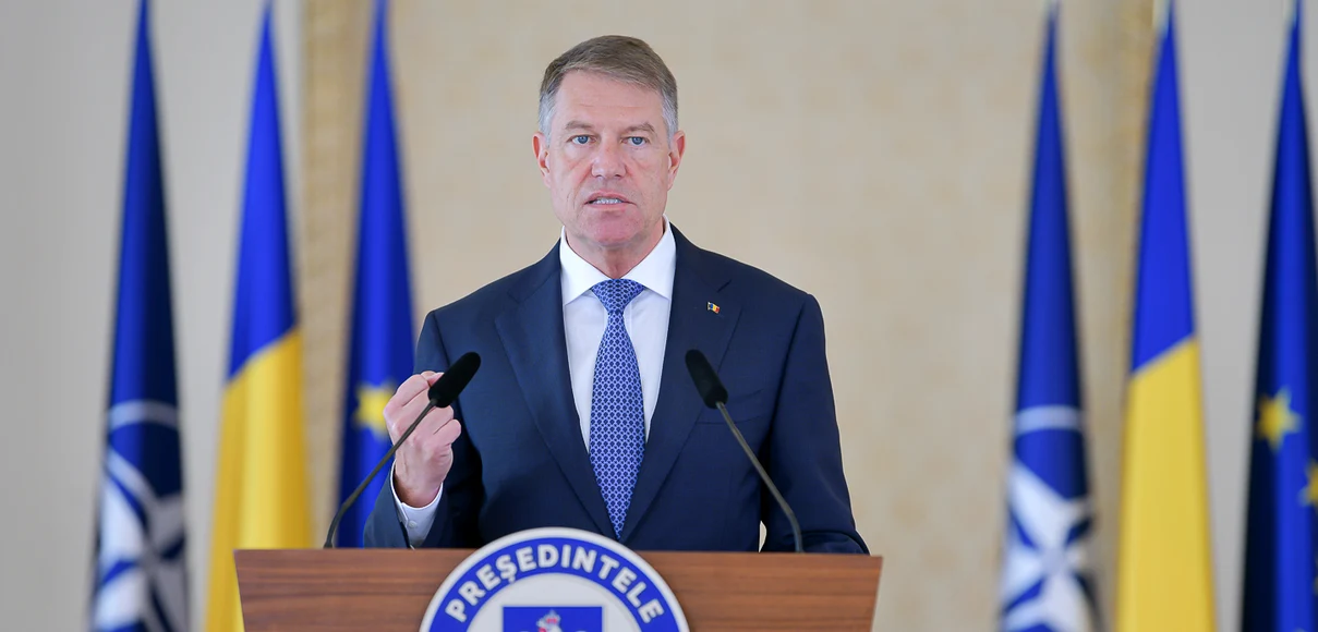 Klaus Iohannis a semnat decretul de decorare a dirijorului Cristian Măcelaru FOTO Presidency