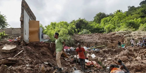 Inundatii inundatie alunecare de teren Africa de Sud 15 aprilie 2022 FOTO AFP