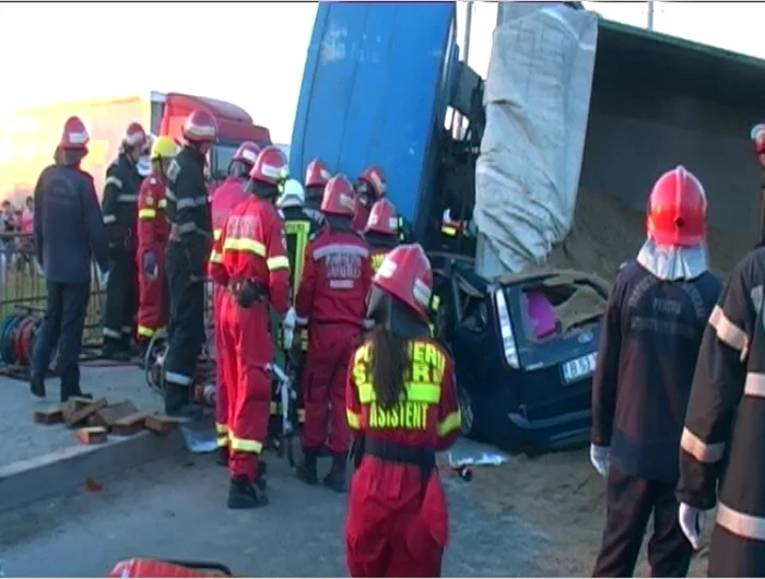 Accidentul s-a produs pe Splaiul Dudescu FOTO ISU