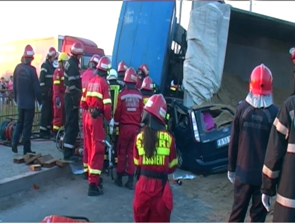 Accidentul s-a produs pe Splaiul Dudescu FOTO ISU