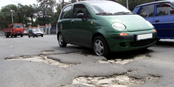 Şeful CNADNR a declarat că reabilitarea şoselelor este o "prioritate absolută" până pe 15 iunie